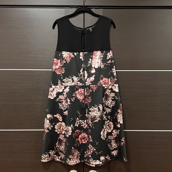 Maurices Cocktail Dress | XXL | Black with Floral Print - Picture 5 of 6